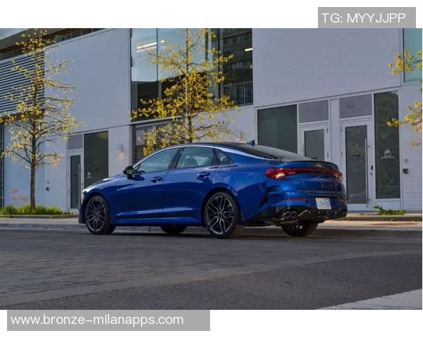 安德玛足球球衣全新上市打造运动与时尚完美结合的选择 安德玛足球球衣全新上市打造运动与时尚完美结合的选择